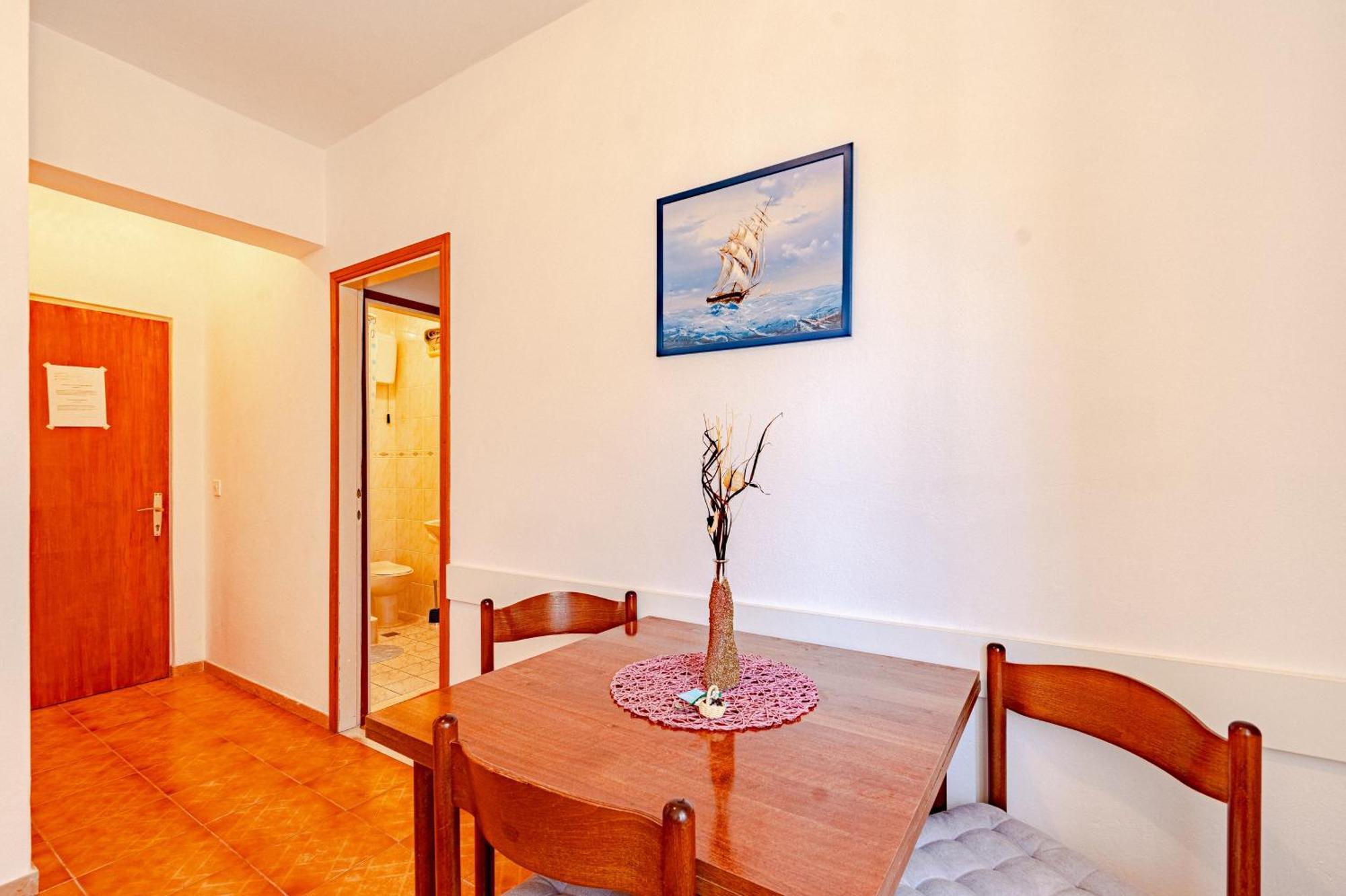 Apartments And Rooms With Parking Space Mali Ston Kamer foto